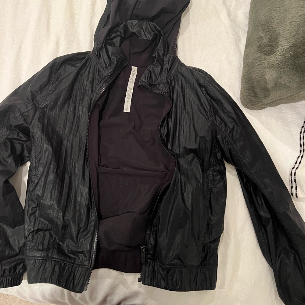 Lululemon Hooded Rain Jacket - black/faux leather